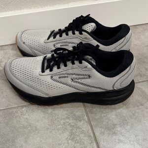 Brooks Ghost Women's Running Shoes in Light Gray and Black